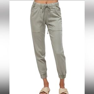 Bella Dahl Pocket Jogger NWT